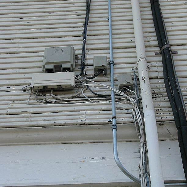 SCZ Victorian wiring mess